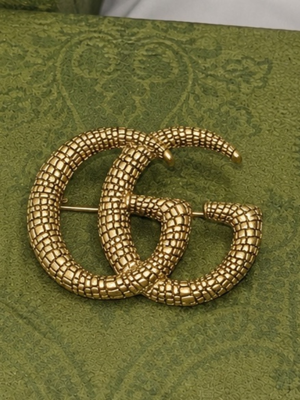 Vintage Gucci Double G Textured Brooch with pouch box and bag